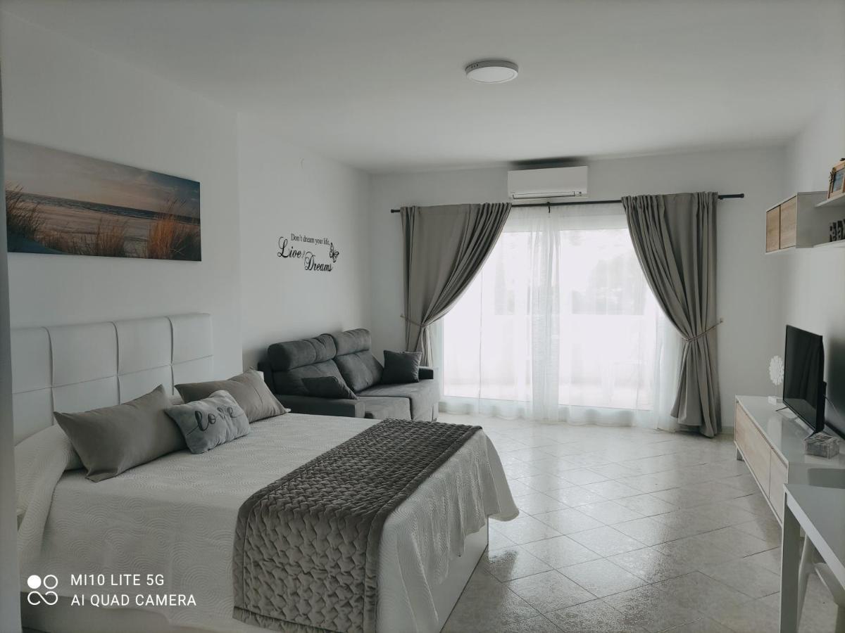 Benalsuite Estudio, Piscina Y Playa En Benalbeach, Apartamento *